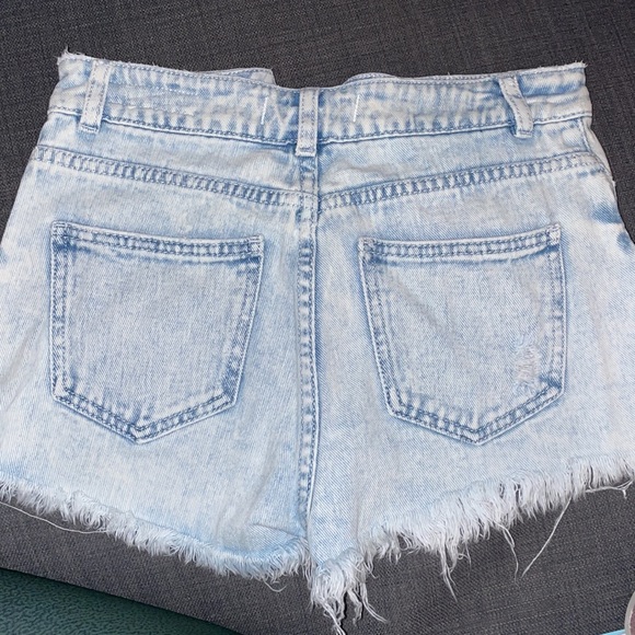 BULL HEAD Denim Co. High waisted Mom shorts - Picture 2 of 3